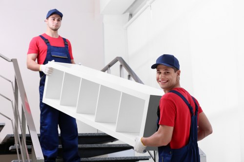 Removal van service for Canary Wharf apartment moves
