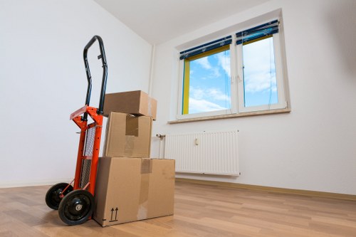 Moving truck transport support for Canary Wharf local moves